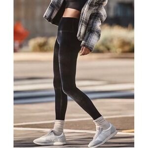 EUC Beyond Yoga Velvet Motion Leggings Women's Size S Black High Waisted